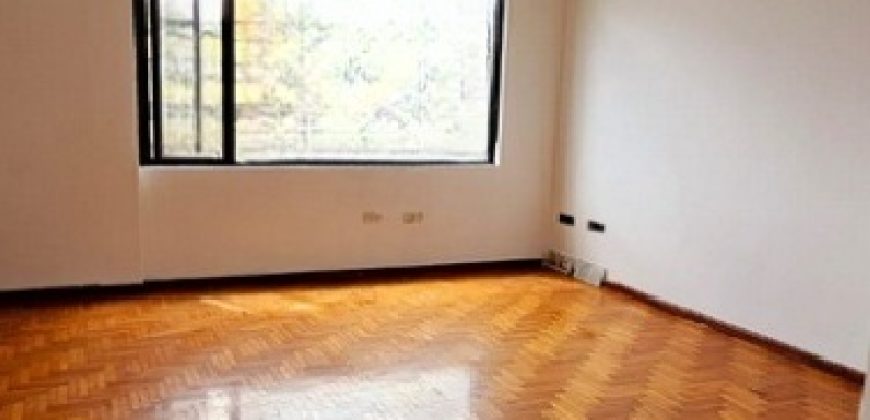 Rento Departamento, Dos Dormitorios, Parqueadero. Sector El Batán