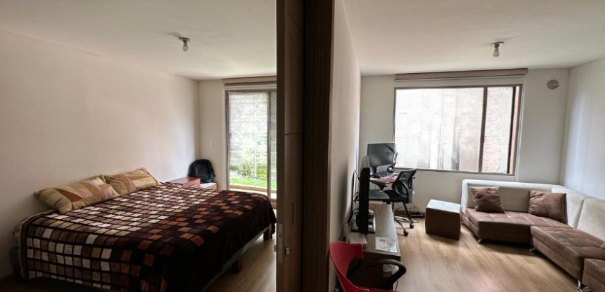 Vendo Suite, Amoblada, Un Dormitorio, Parqueadero, Balcón. Sector Los Granados