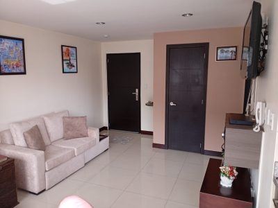 Rento Suite, Un Dormitorio, Amoblado, Parqueadero. Sector Los Granados