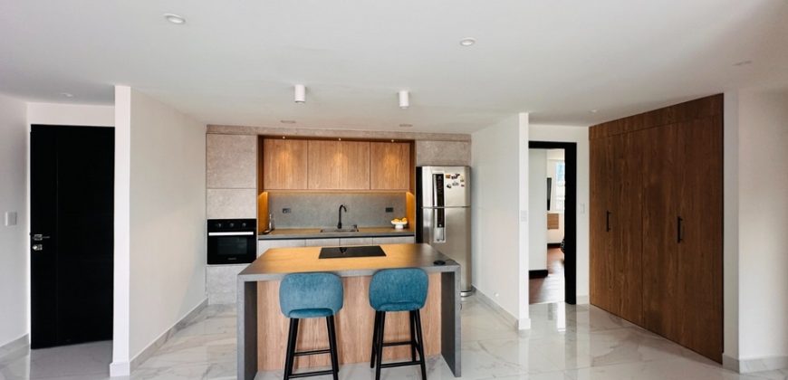 Vendo Departamento, Tres Dormitorios, Parqueadero, Bodega. Sector El Batan