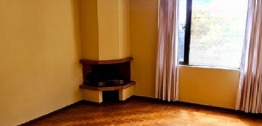 Rento Departamento, Dos Dormitorios, Parqueadero. Sector El Batán