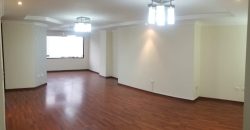 Rento Departamento, Tres Dormitorios, Sin Amoblar, Parqueadero. Sector Bosmediano