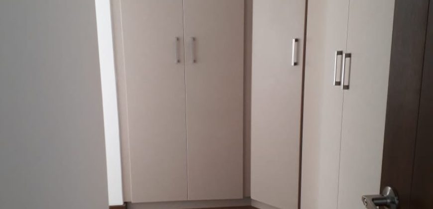 Vendo Suite, Un Dormitorio, Sin Amoblar, Parqueadero. Sector La Carolina