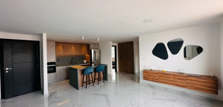 Vendo Departamento, Tres Dormitorios, Parqueadero, Bodega. Sector El Batan