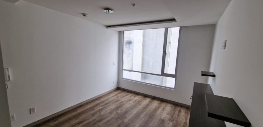 Vendo Suite, Un Dormitorios, Balcón, Parqueadero, Sector El Batán