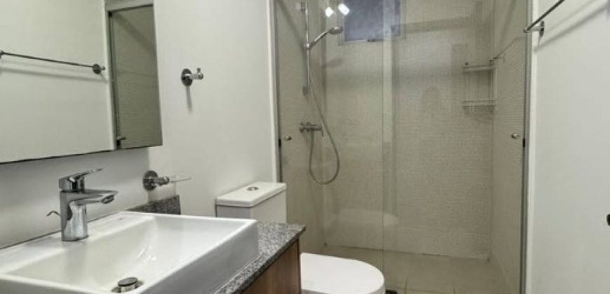 Vendo Departamento, Dos Dormitorios, Sin Amoblar, Parqueadero, Bodega. Sector La Carolina