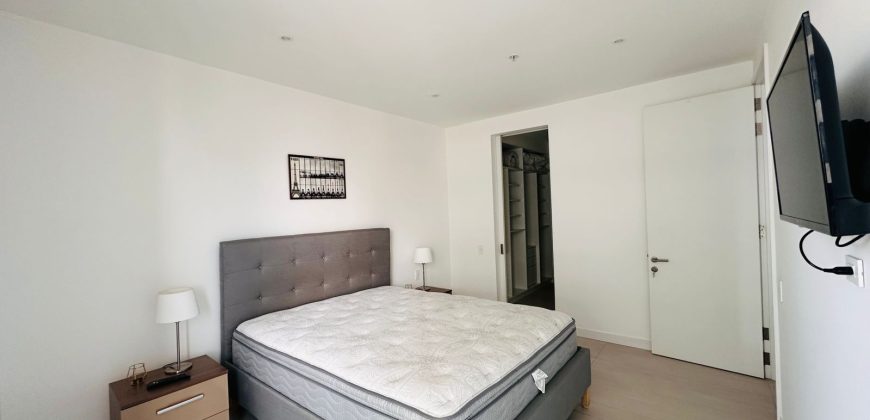 Vendo Suite, Un Dormitorio, Sin Amoblar, Parqueadero. Sector González Suárez