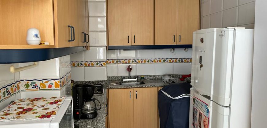 Vendo Suite, Amoblada, Un Dormitorio, Patio, Parqueadero. Sector La Whymper