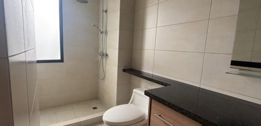 Rento Suite, Amoblada, Un Dormitorio, Parqueadero. Bodega. Sector La Carolina