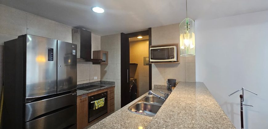 Rento Suite, Amoblada, Un Dormitorio, Parqueadero. Sector La Carolina