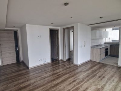 Vendo Suite, Un Dormitorios, Balcón, Parqueadero, Sector El Batán