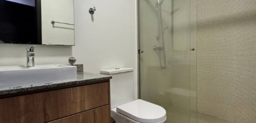 Vendo Departamento, Dos Dormitorios, Sin Amoblar, Parqueadero, Bodega. Sector La Carolina