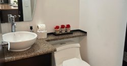 Rento Suite, Un Dormitorio, Amoblado, Parqueadero, Balcón. Sector 12 de Octubre