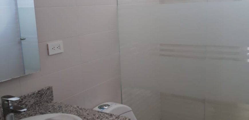 Vendo Suite, Un Dormitorio, Sin Amoblar, Parqueadero. Sector La Carolina