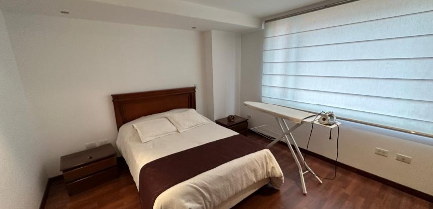 Vendo Departamento, Tres Dormitorios, Sin Amoblar. Sector La Coruña