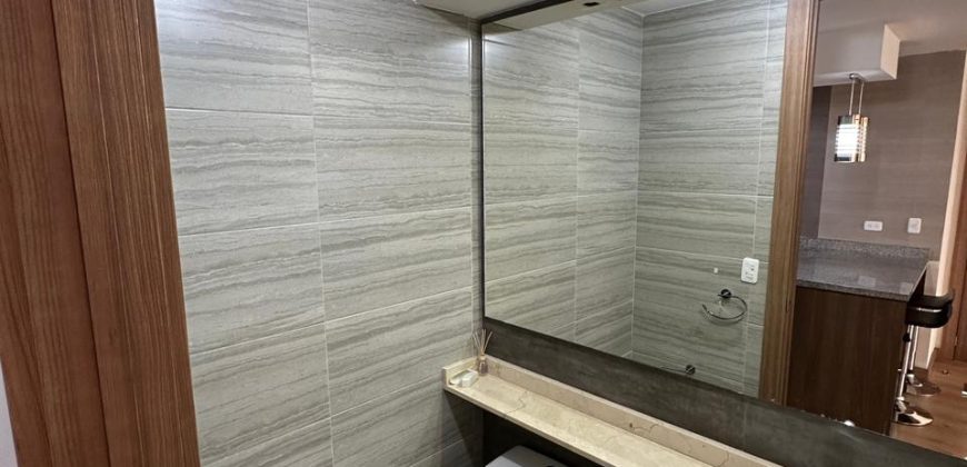 Vendo Suite, Amoblada, Un Dormitorio, Parqueadero, Balcón. Sector Los Granados