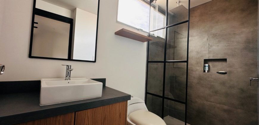 Vendo Departamento, Tres Dormitorios, Parqueadero, Bodega. Sector El Batan