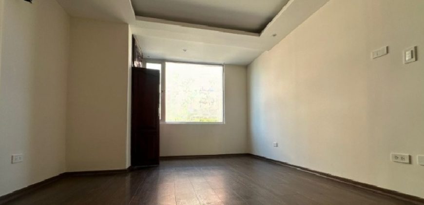Vendo Departamento, Tres Dormitorios, Terraza Cubierta, Parqueaderos, Bodega. Sector Granados