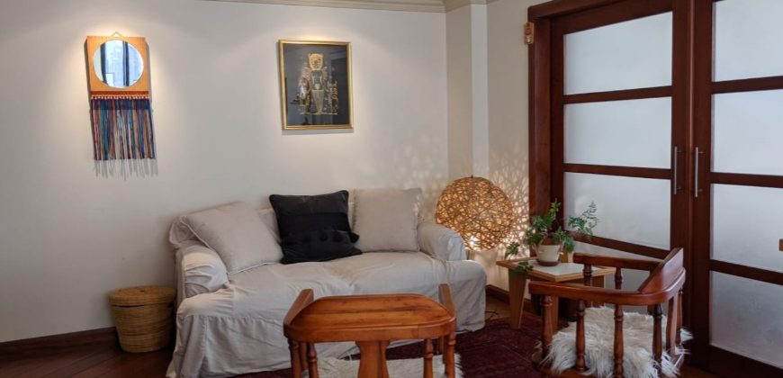 Vendo Suite, Un Dormitorio, Sin Amoblar, Parqueadero. Sector La Carolina