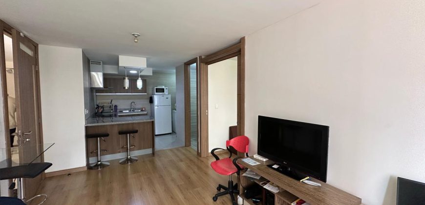 Vendo Suite, Amoblada, Un Dormitorio, Parqueadero, Balcón. Sector Los Granados