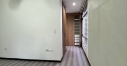 Vendo Departamento, Dos Dormitorios, Sin Amoblar, Parqueadero, Bodega. Sector La Carolina