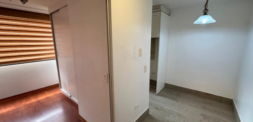 Rento Suite, Un Dormitorio, Sin Amoblar, Parqueadero. Sector Granados