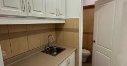 Rento Oficina, Amoblada, Parqueadero. Sector La Carolina