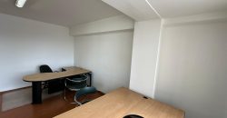 Rento Oficina, Amoblada, Parqueadero. Sector La Carolina