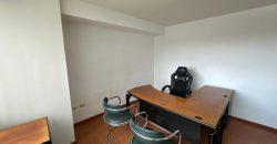 Rento Oficina, Amoblada, Parqueadero. Sector La Carolina