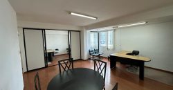 Rento Oficina, Amoblada, Parqueadero. Sector La Carolina