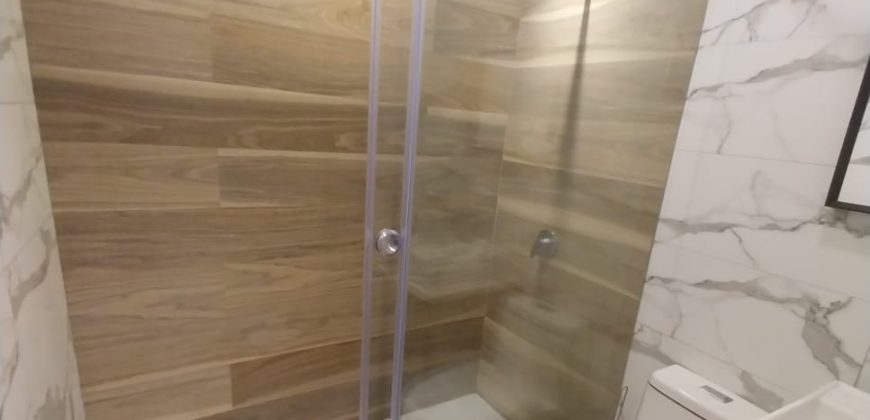 Rento Departamento, Amoblado, Tres Dormitorios. Sector La Carolina