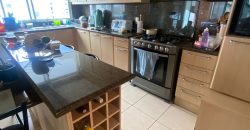 Rento Departamento, Amoblado, Cuatro Dormitorios, Parqueadero. Sector La Carolina