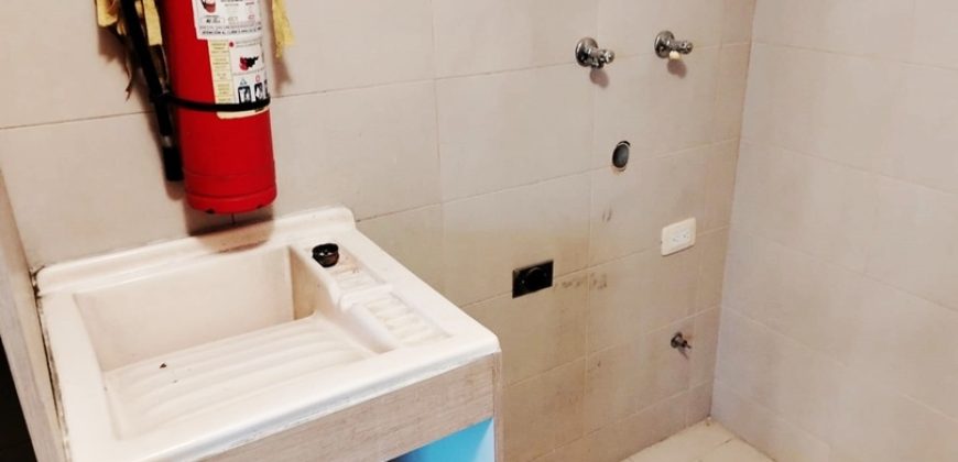 Vendo Departamento, Dos Dormitorios, Parqueadero, Bodega. Sector La Floresta