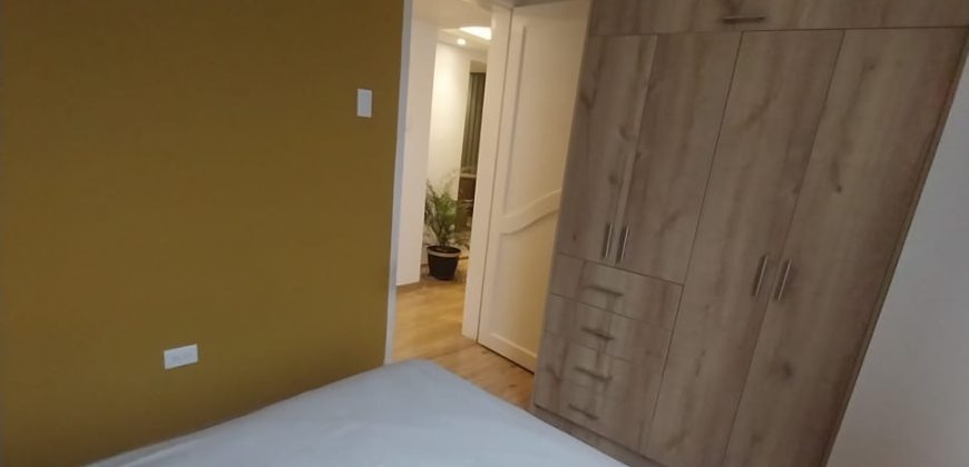 Rento Departamento, Amoblado, Tres Dormitorios. Sector La Carolina