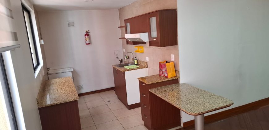 Vendo, Departamento, Dos Dormitorios, Parqueadero, Bodega. Sector La Carolina