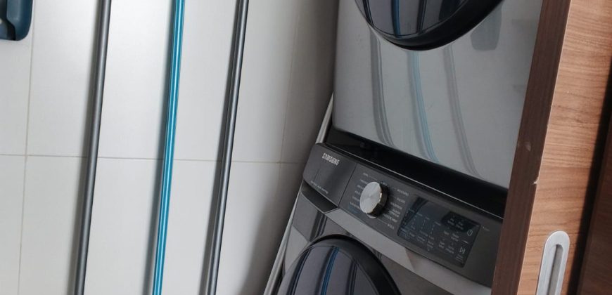 Rento Departamento, Amoblado, Tres Dormitorios. Sector La Carolina