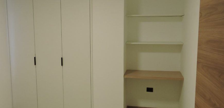 Vendo Departamento, Tres Dormitorios, Parqueaderos. Sector Bossano