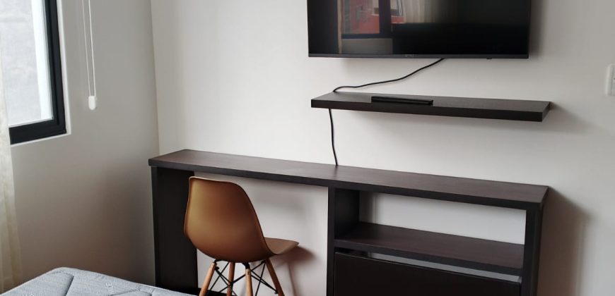 Rento/Vendo, Departamento, Dos Dormitorios, Amoblado, Parqueadero. Sector La Carolina